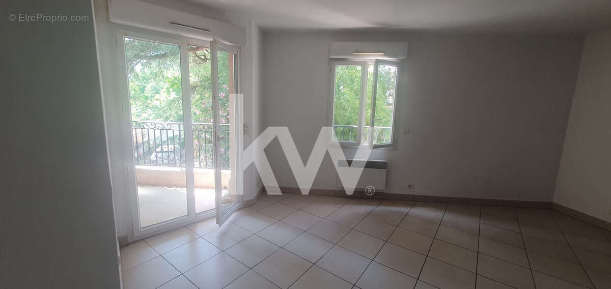 Terrasse sur séjour - Appartement à DRAGUIGNAN
