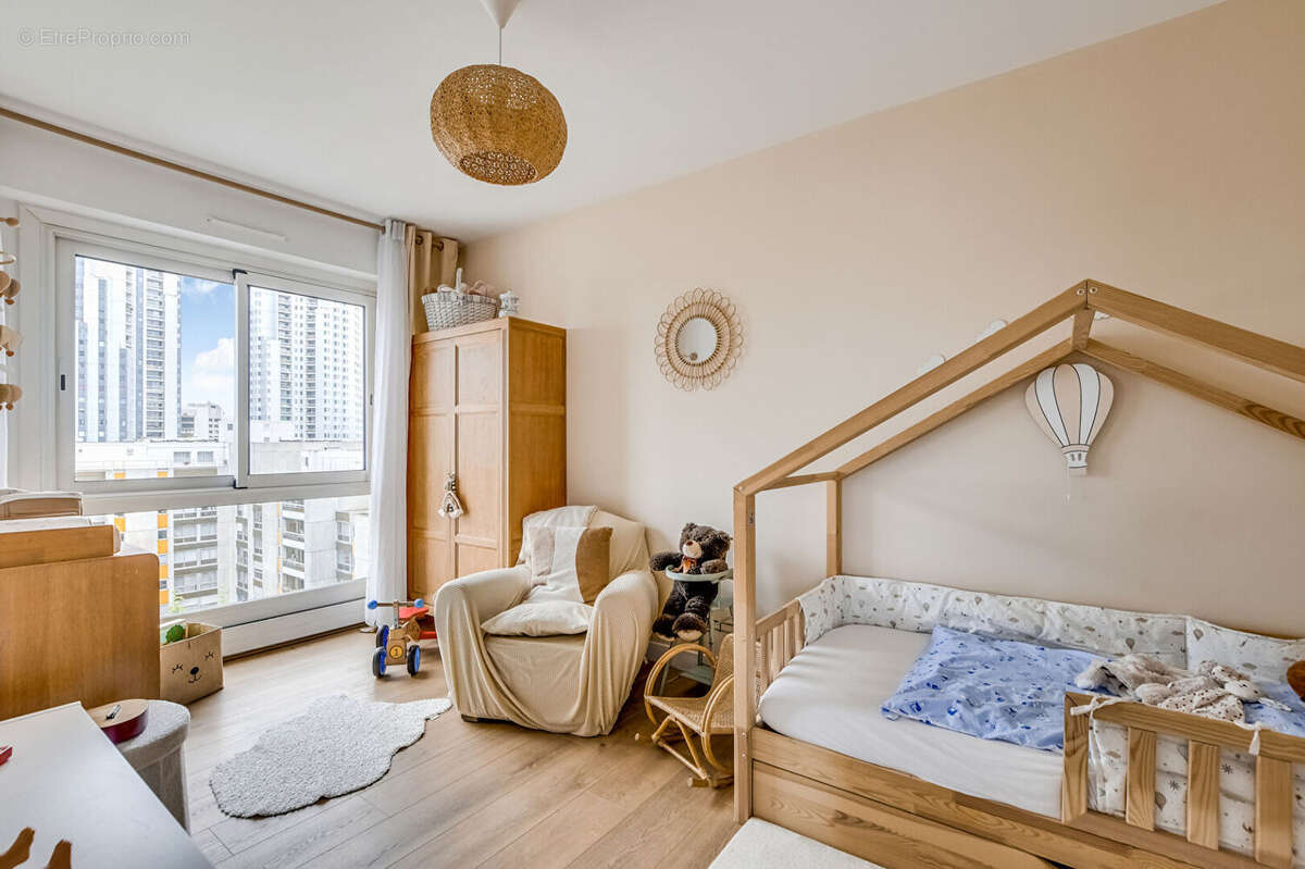 Appartement à PARIS-19E