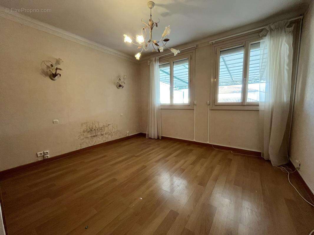 Maison à BRUGUIERES