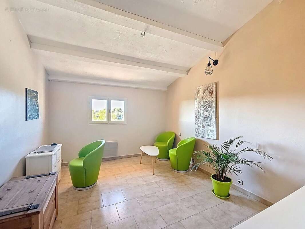 Maison à SAINT-LAURENT-DU-VAR