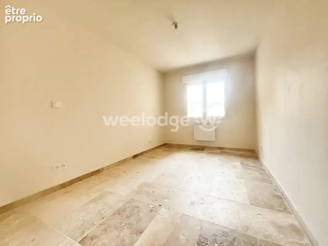 Appartement 3 pièces 70 m² à vendre à Remoulins (30210) - photo 4