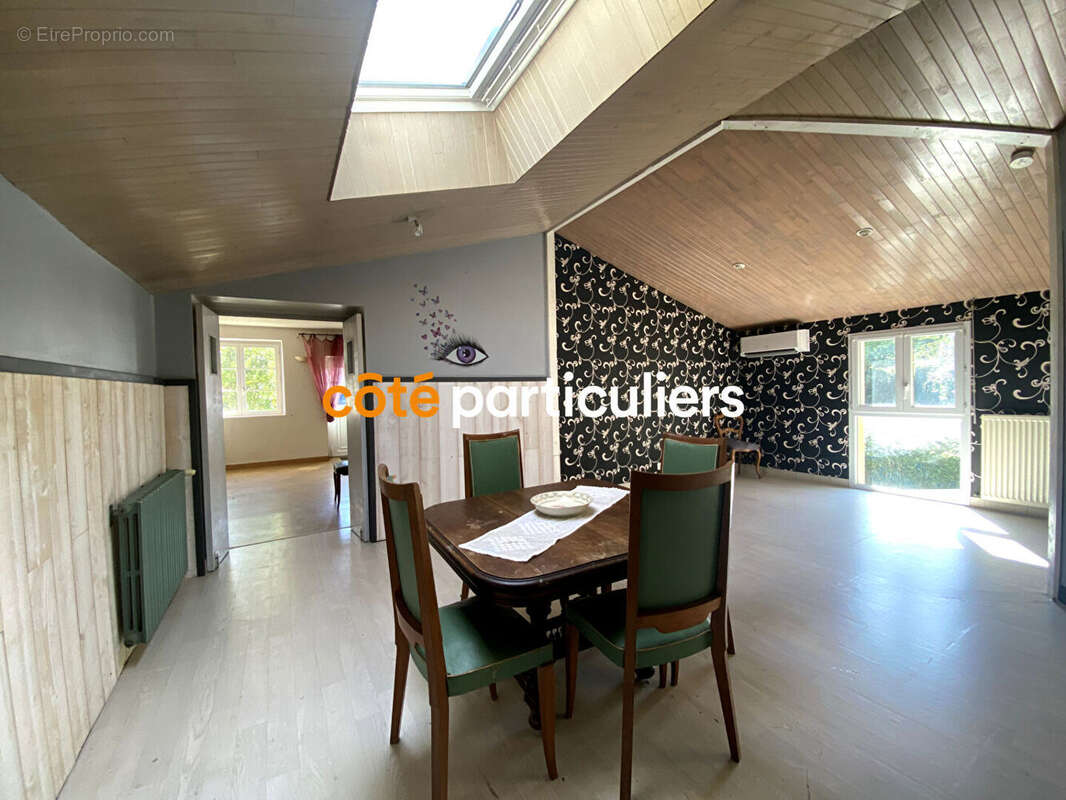 Le poiré-sur-vie -- demeure du xviii siècle -- 310 m² habitables -- 14 pièces -- piscine -- 2 logements -- proche commerce - photo 11
