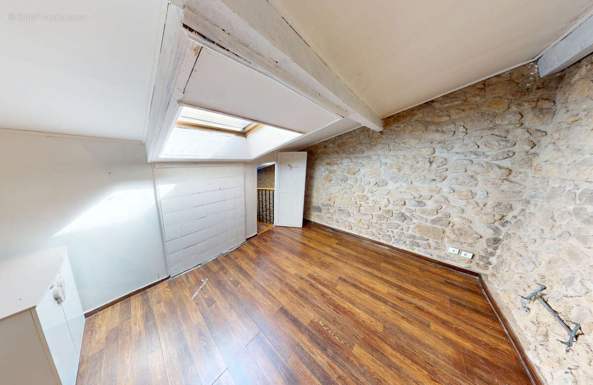 Appartement à PEYROLLES-EN-PROVENCE