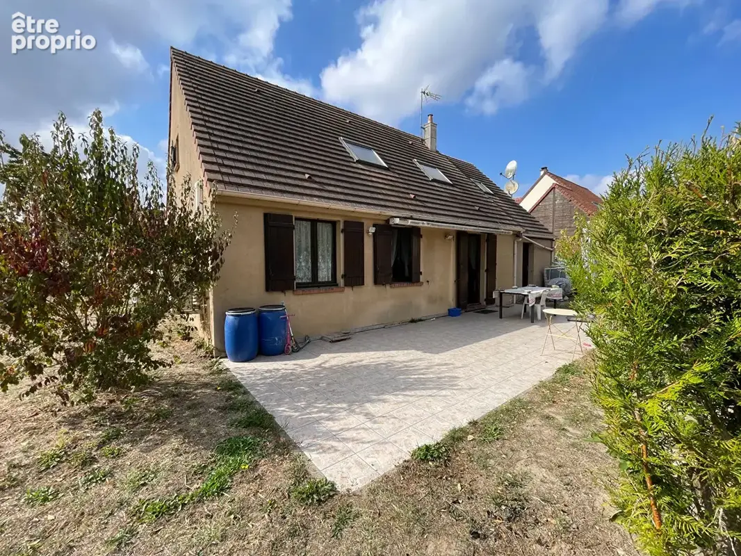 Photo Maison à Brieres-Les-Scelles au prix de 266 000€