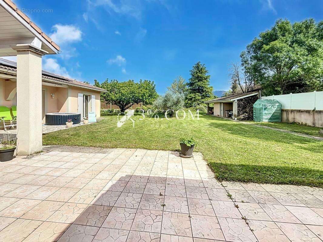 Maison à AOUSTE-SUR-SYE