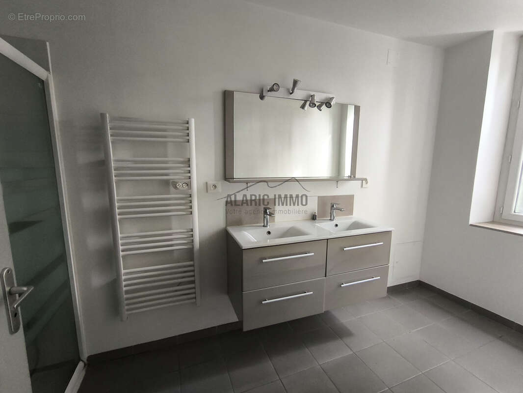 Maison rénovée, équipée dans village recherché - photo 9