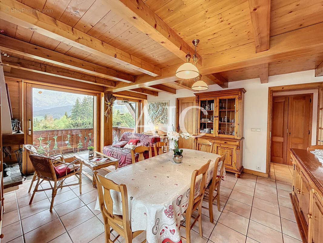 Appartement à COMBLOUX