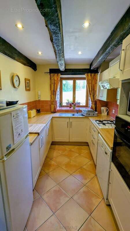 Grande maison en pierres de 265 m²  8 chambres  Fort potentiel d'accueil  Idéal gîte ou grande famille - photo 12