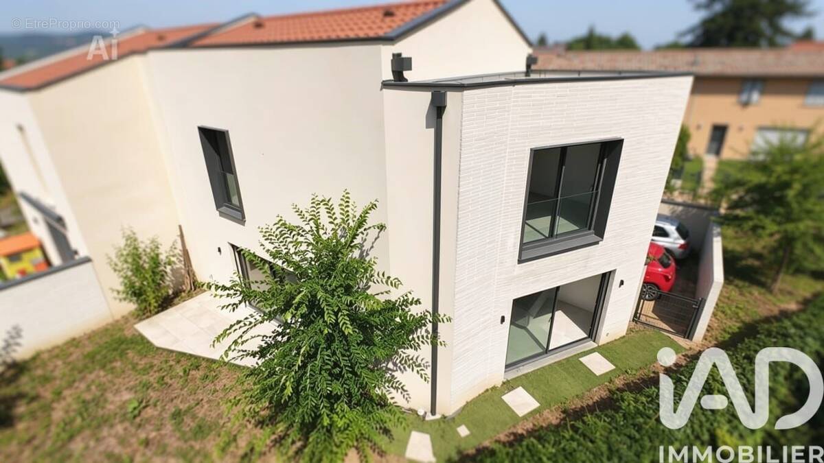 Photo 1 - Maison à SATHONAY-VILLAGE