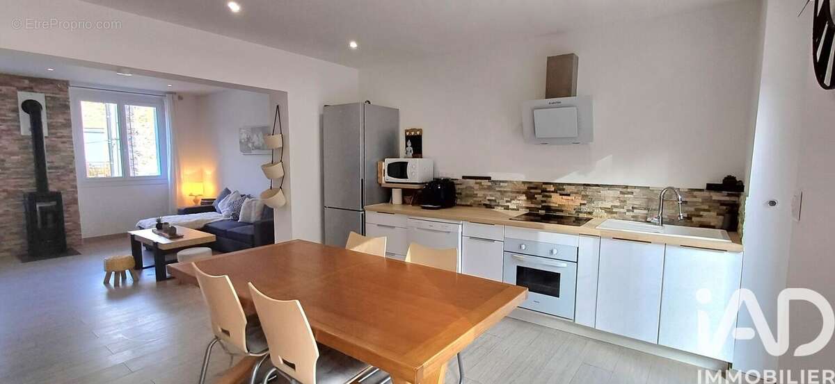 Maison 76 m² à Mayres  - photo 4