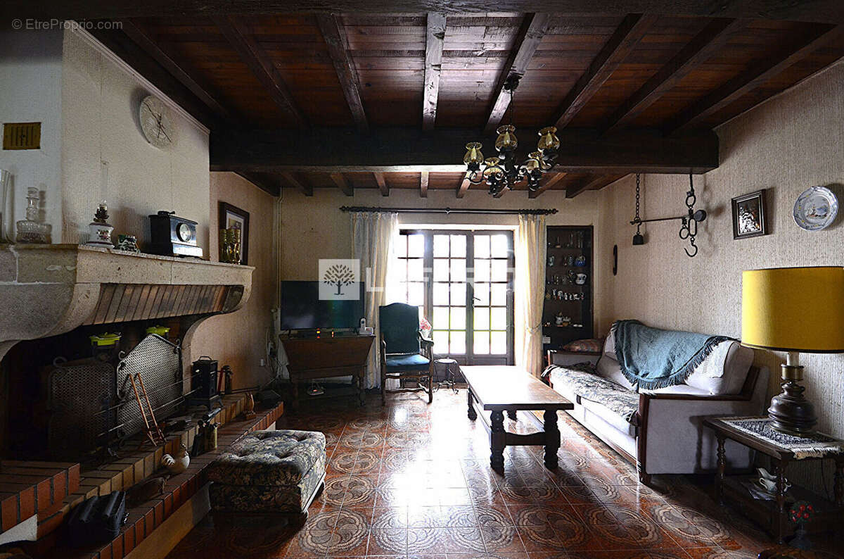 Maison à BOURG-SAINT-CHRISTOPHE