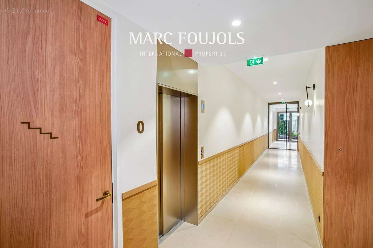 Appartement à PARIS-8E