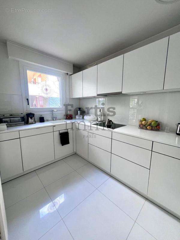 Appartement à PARIS-20E