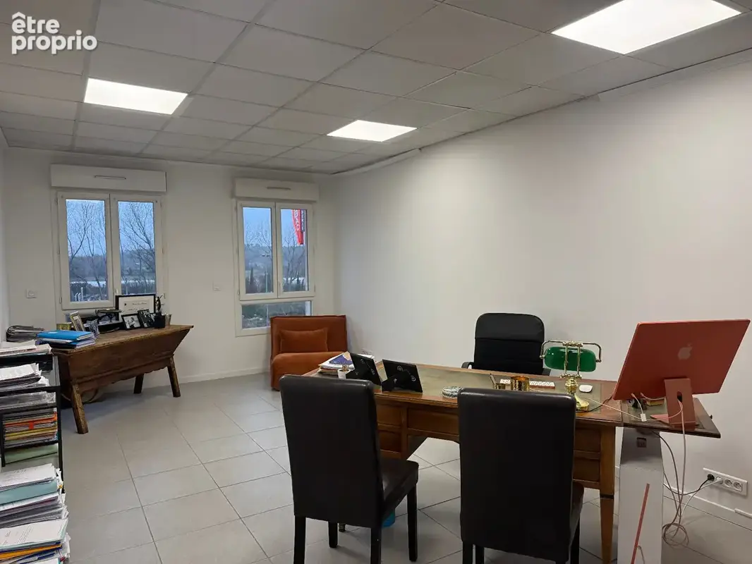Bureaux 108m² eguilles - parking 275 000 - photo 8