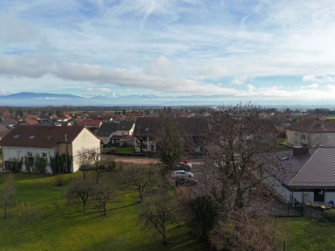 Appartement à CESSY