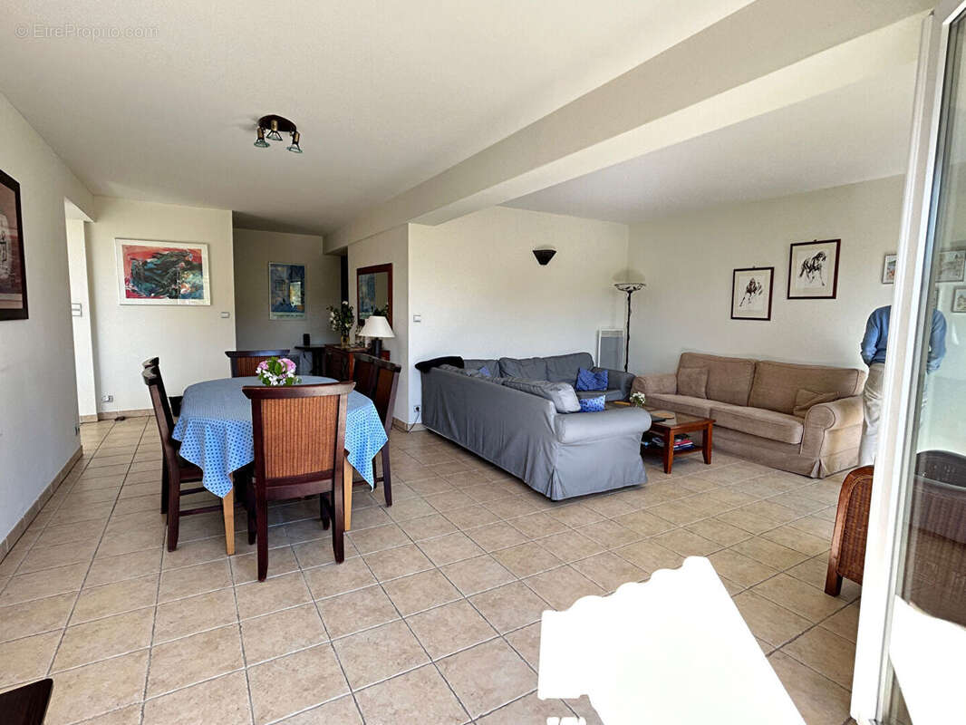 Appartement à CASTELNAUD-DE-GRATECAMBE