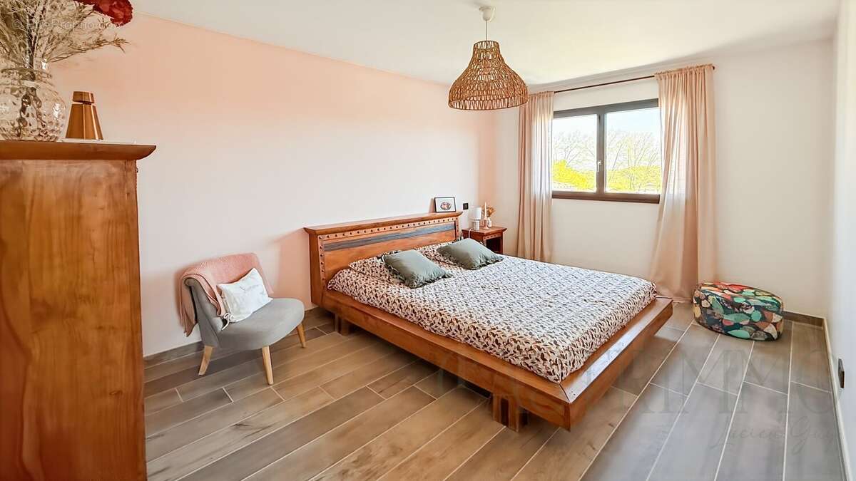 Maison à SAINT-JEAN-DE-CORNIES