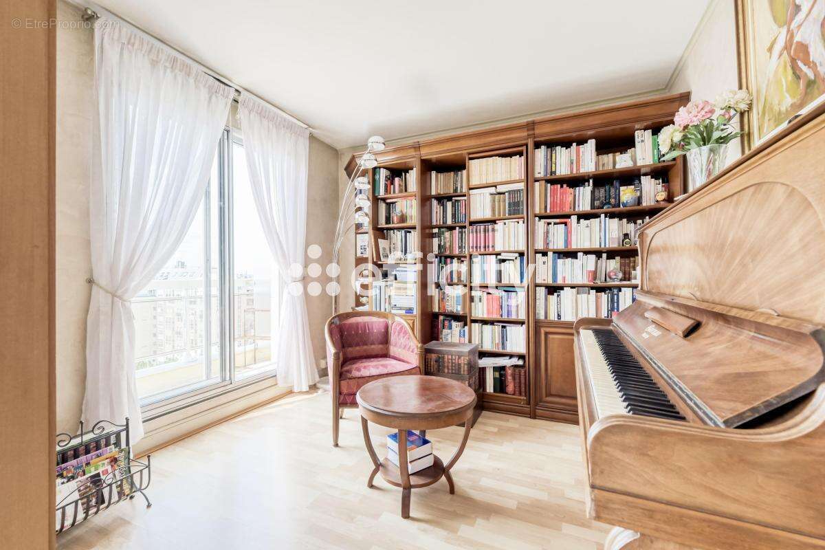 Appartement à PARIS-14E