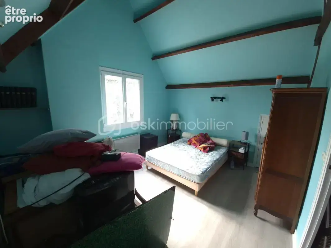 Maison familiale avec grand terrain, garage et dépendance - photo 15