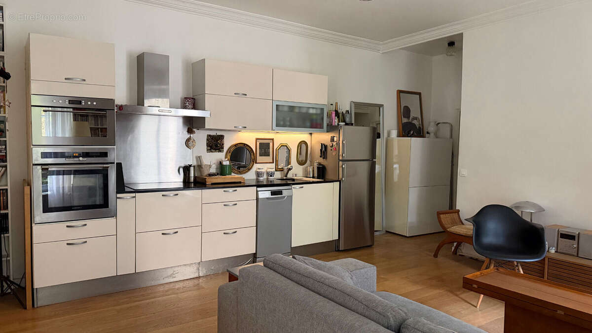 Appartement à PARIS-10E