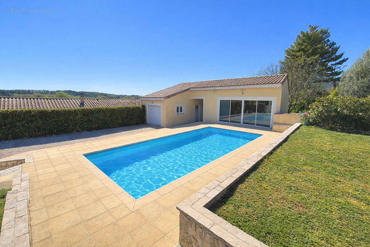 Maison à SAINT-MARCEL-LES-SAUZET