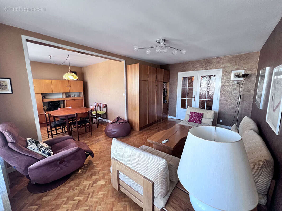 Appartement à PONT-DE-CHERUY