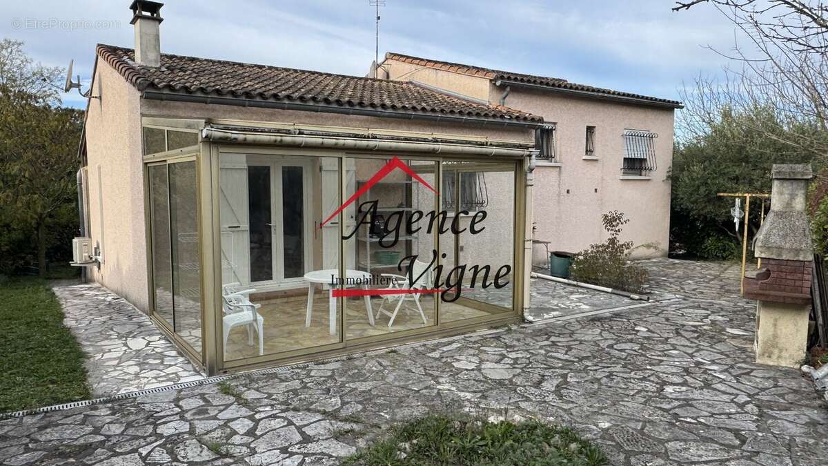 Maison à SAINT-JULIEN-LES-ROSIERS