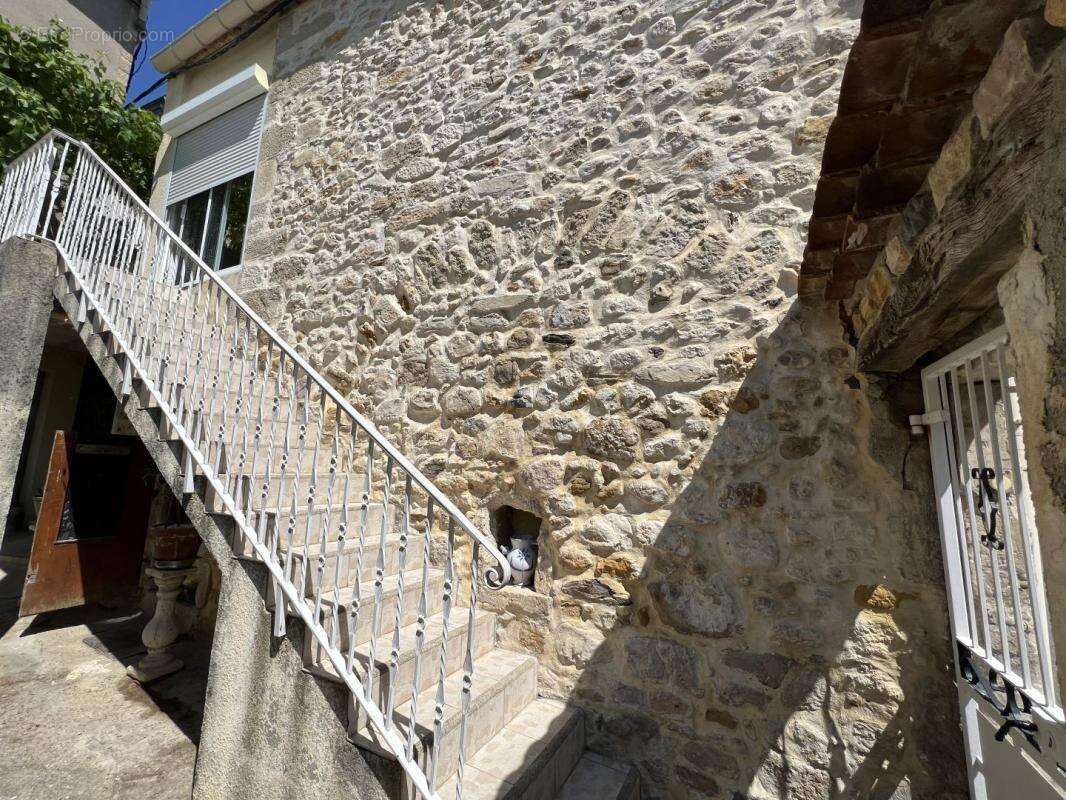 Maison à BARJAC