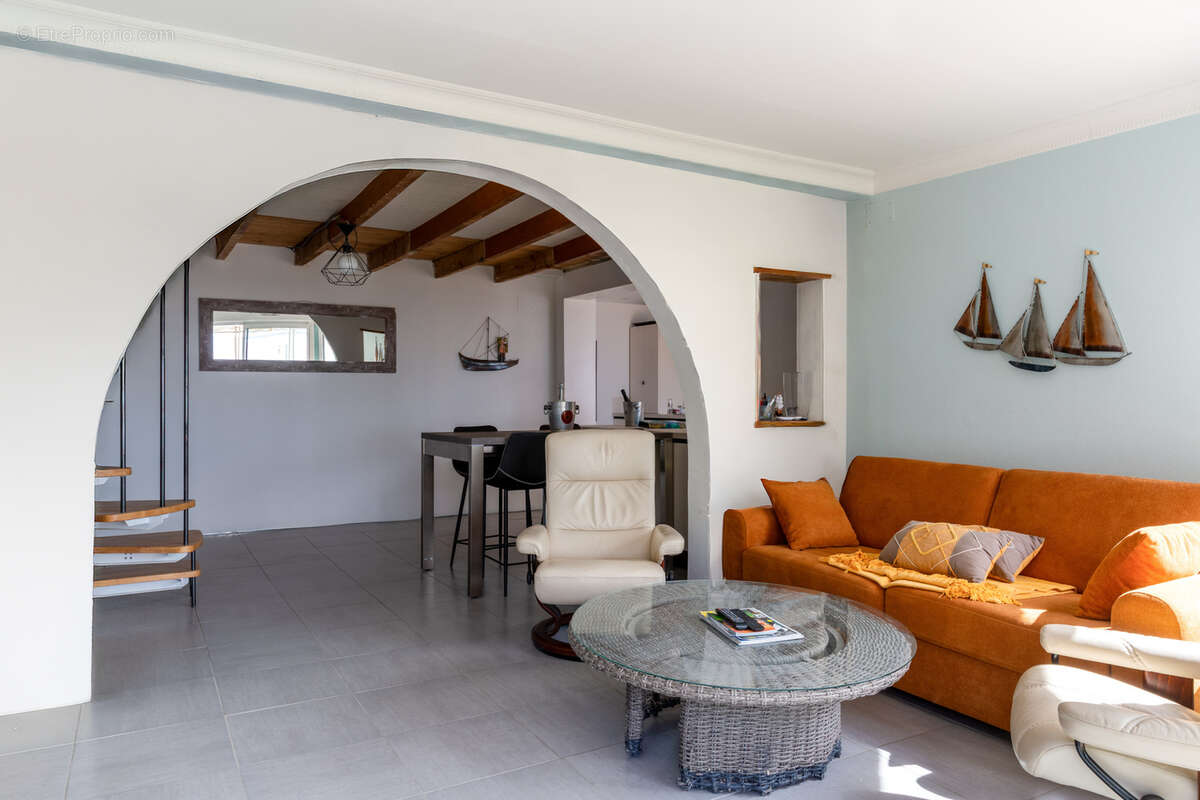 Maison à MESCHERS-SUR-GIRONDE