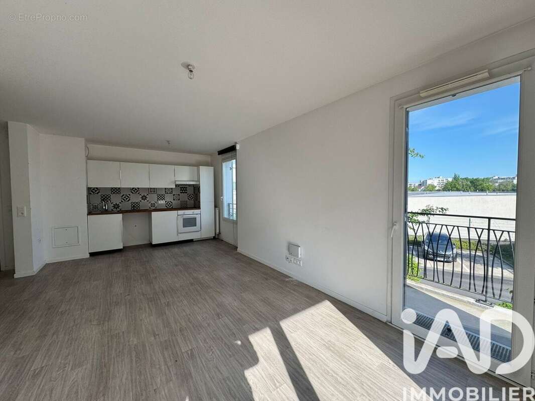Photo 2 - Appartement à CORBEIL-ESSONNES