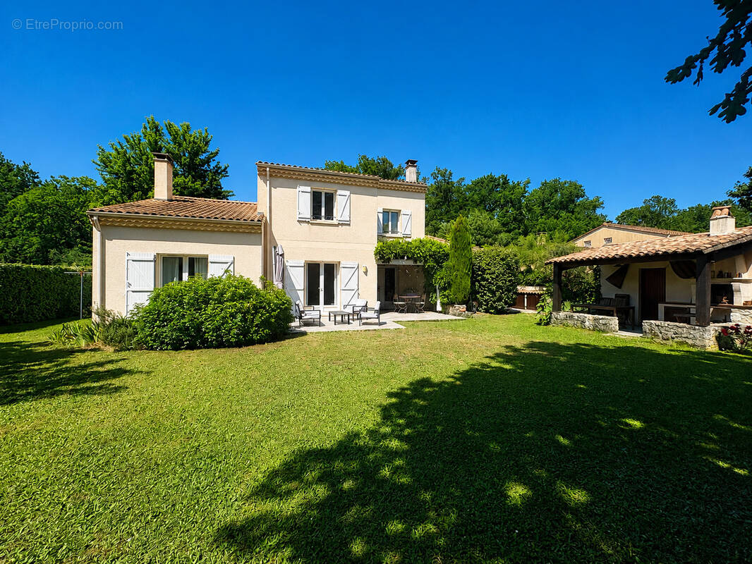 Maison à LEOGNAN