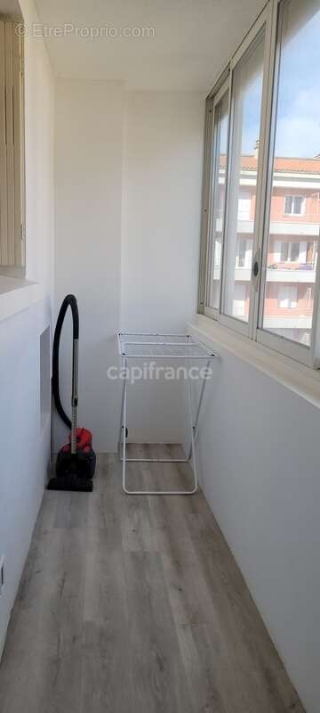 F1 33 m² + Loggia avec balcon, parking et cave – Tramway – Montpellier 34 - photo 5