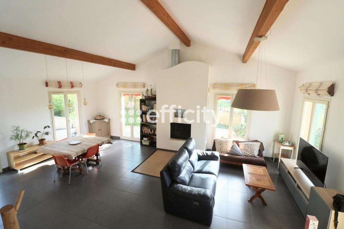 Maison 146 m² à Villefranche-Sur-Saone  - photo 8