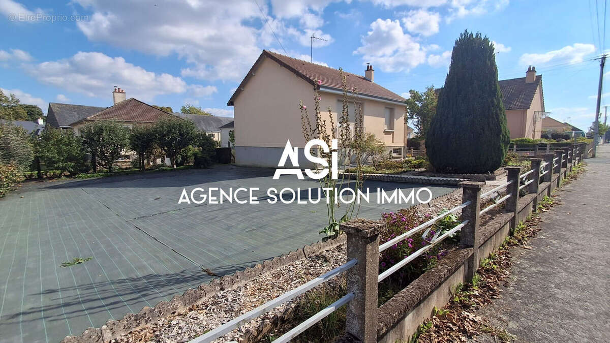 Maison à VILLAINES-LA-JUHEL