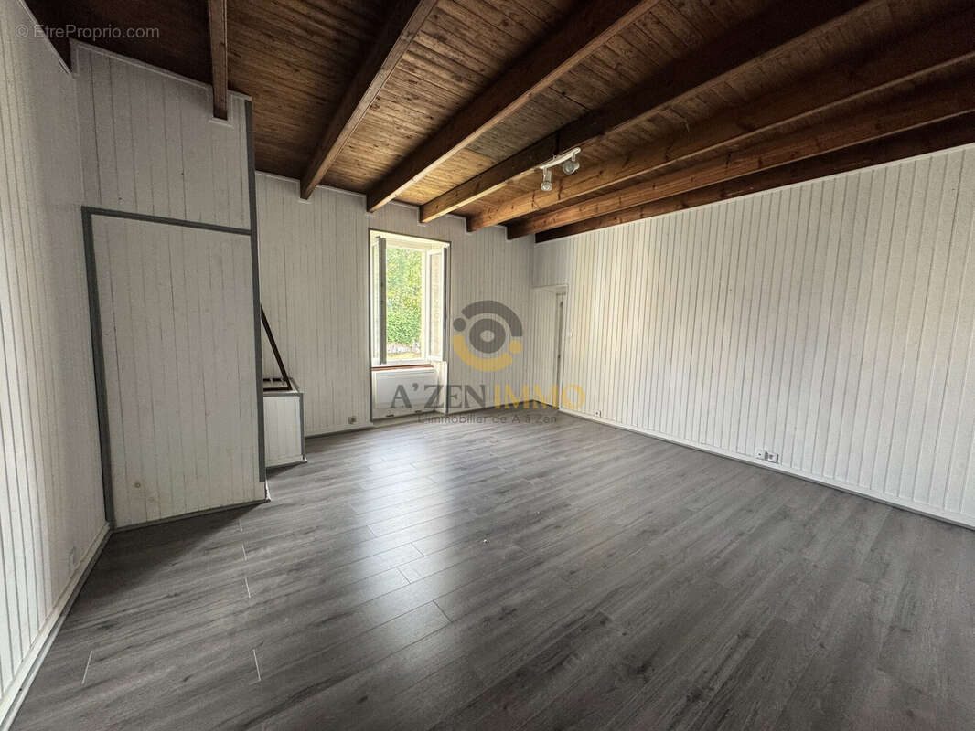 Maison à VERNOUX-EN-GATINE