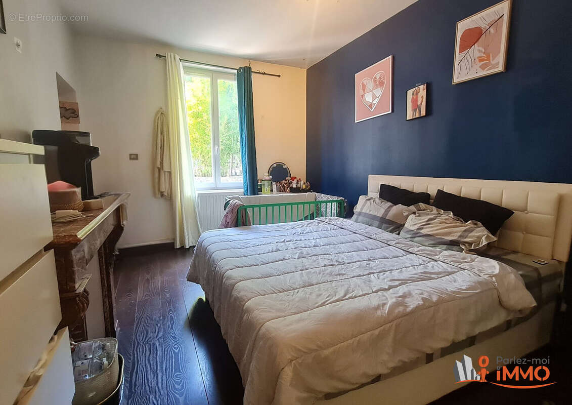 Appartement 85 m² à Saint-Etienne  - photo 2