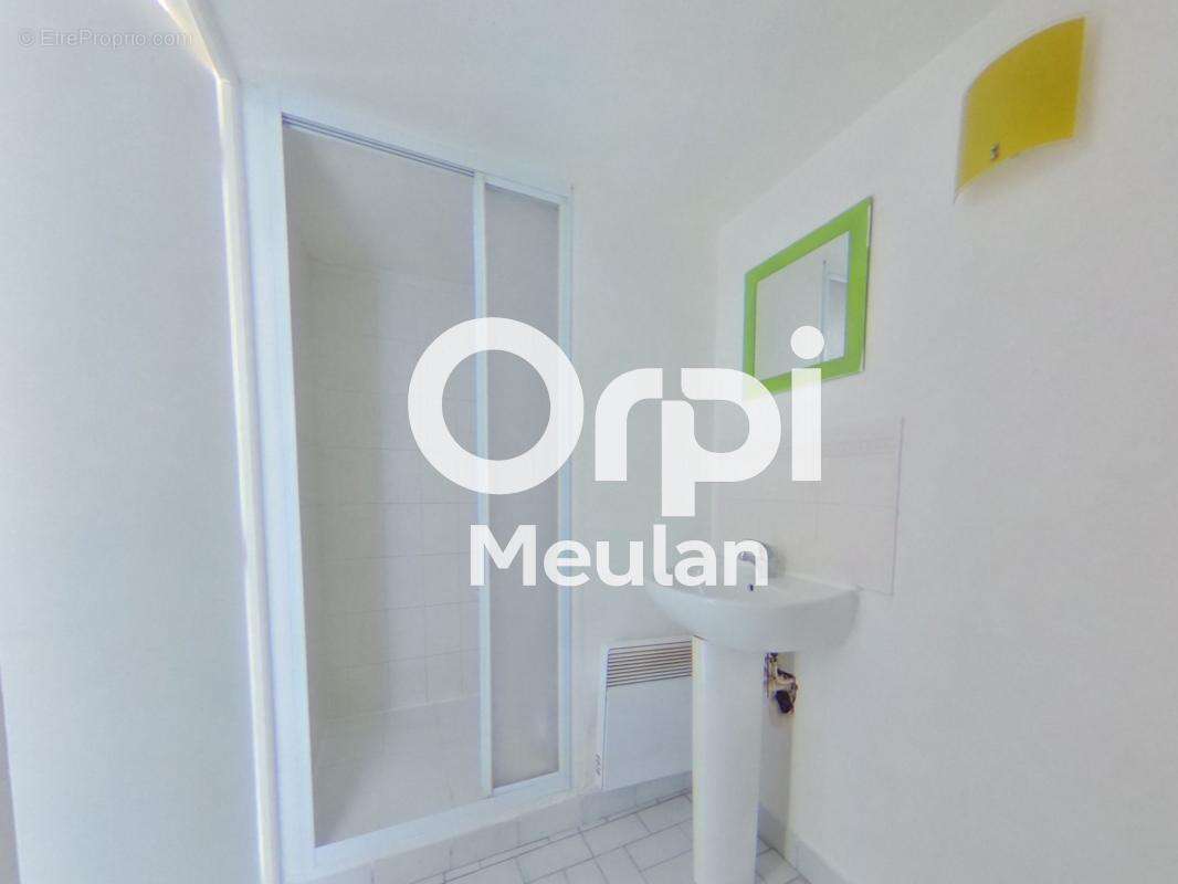 Appartement à JUZIERS