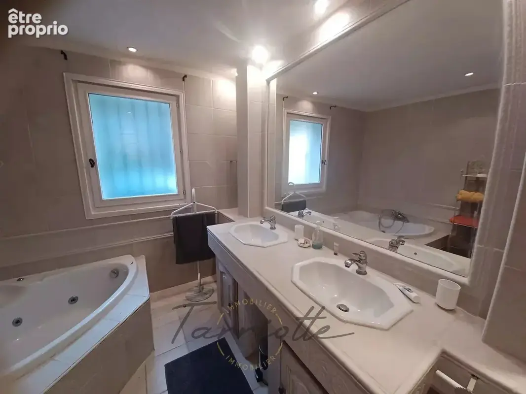 VILLA - 10570 - photo 14