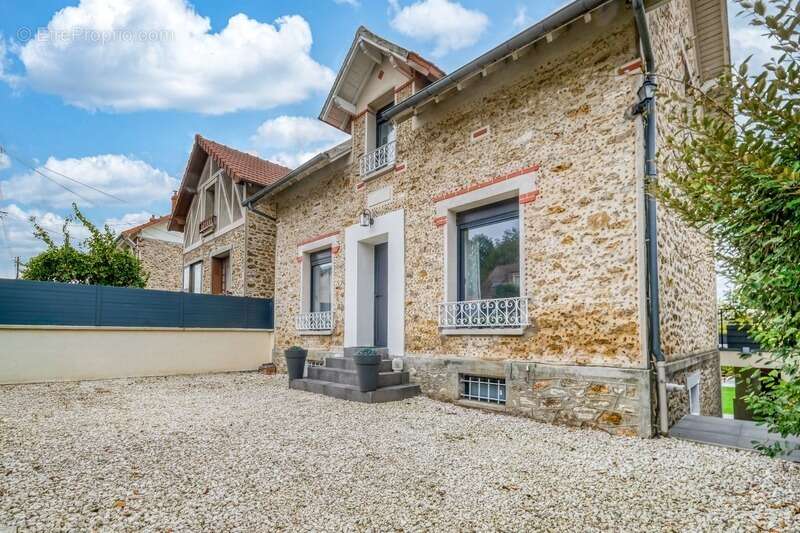 Maison à COULOMMIERS