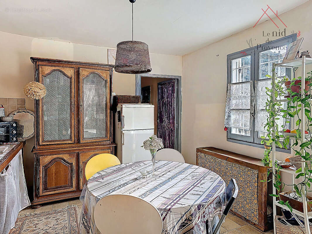Appartement à FONTAINE-DE-VAUCLUSE