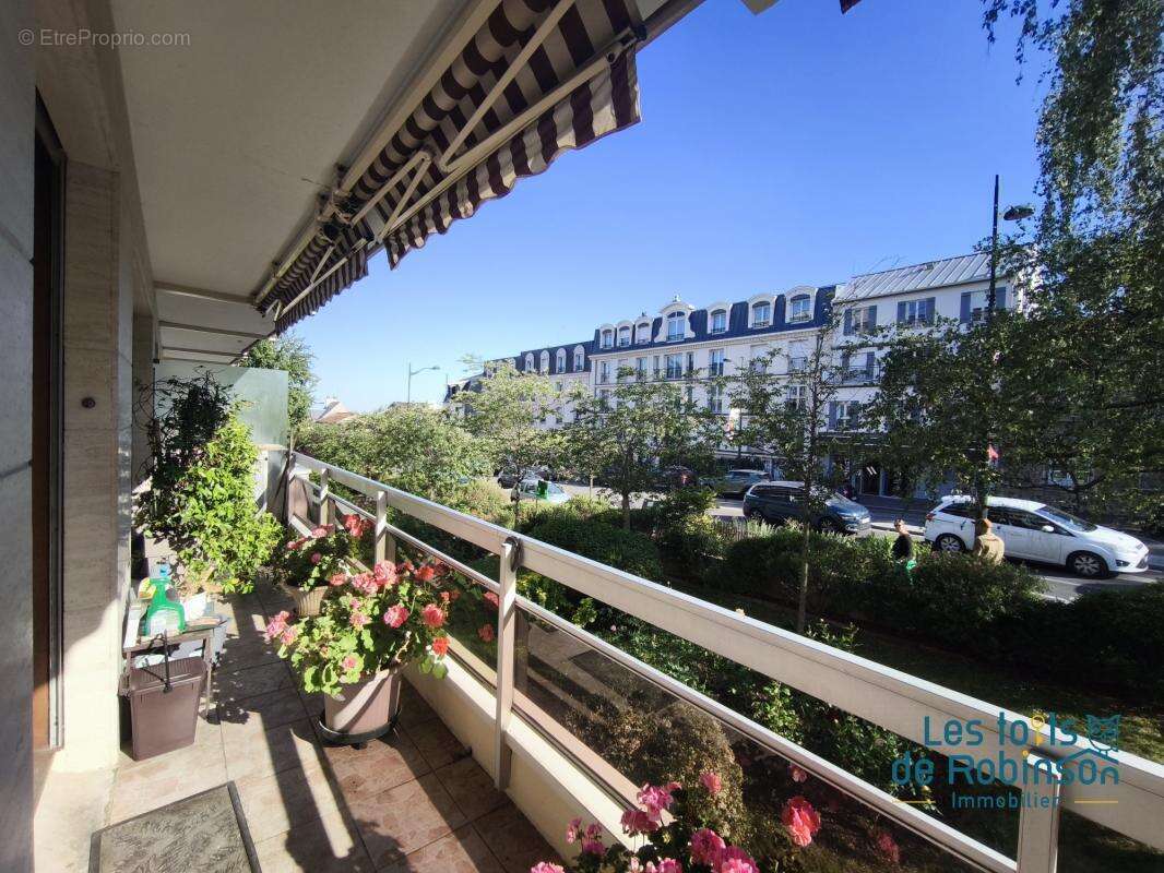 Appartement à LE PLESSIS-ROBINSON