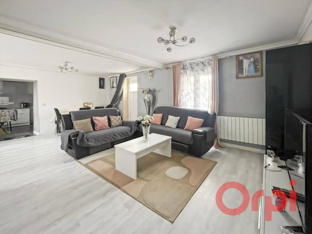 Maison à SAULZAIS-LE-POTIER