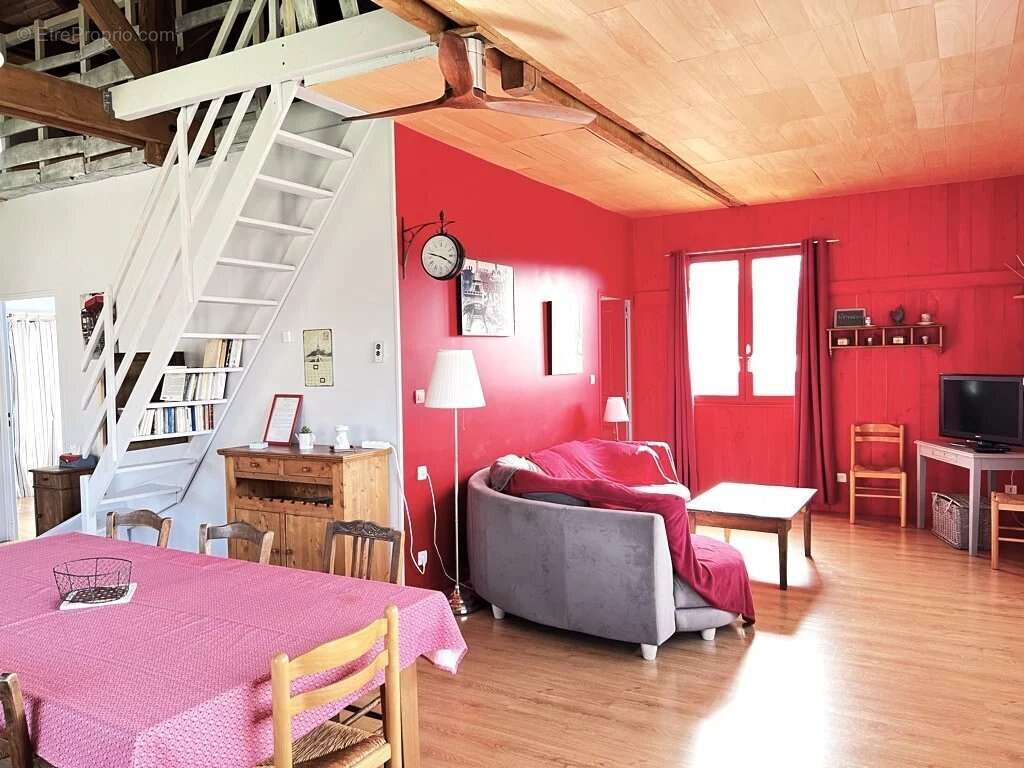 Maison à SAINT-CIRQ-LAPOPIE