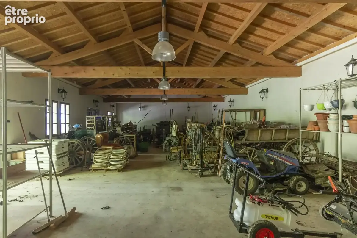 Maison spacieuse avec piscine, grandes dépendances et terrain - photo 16