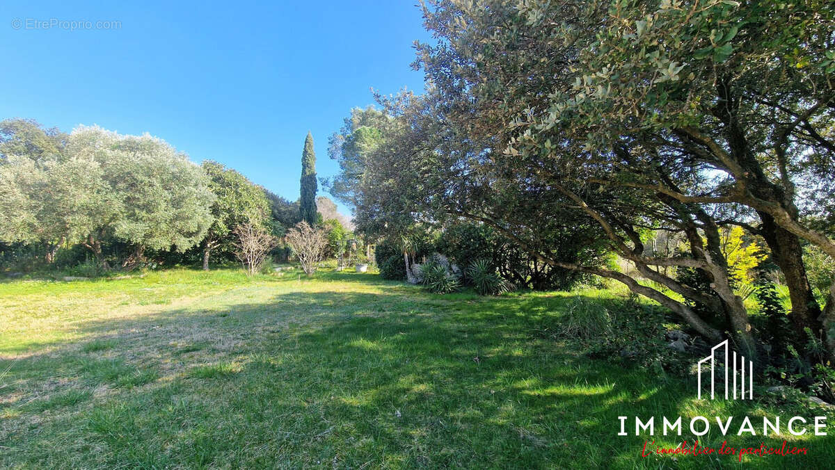 Maison à VAILHAUQUES