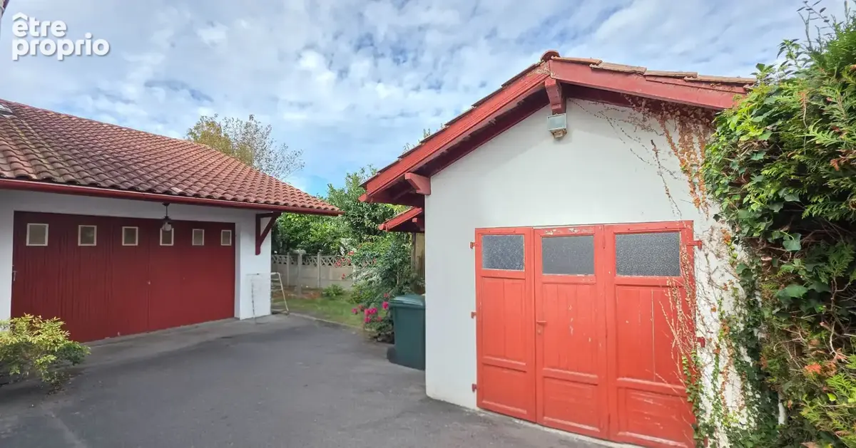 Anglet Maison de 202 m²  9 pièces  Fort potentiel - photo 11