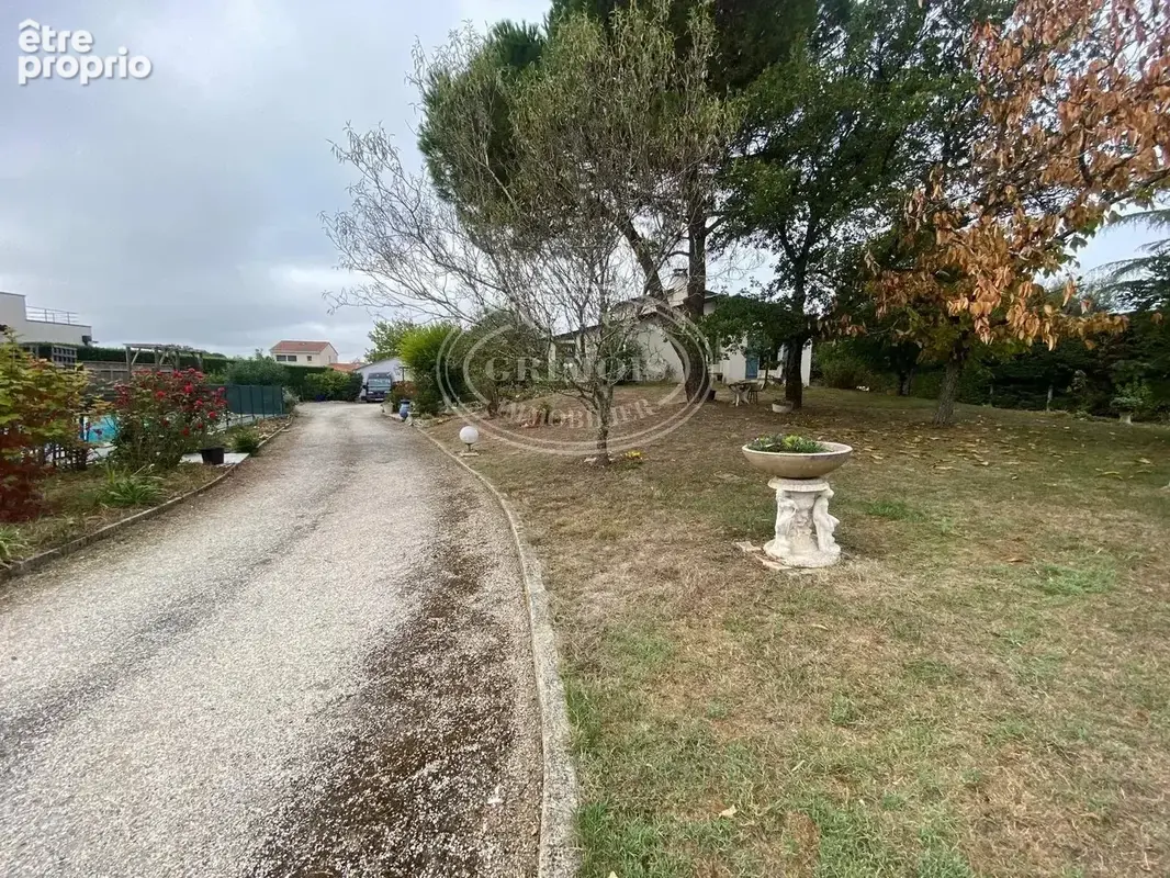 Maison 5 pièces 140m² piscine terrain 1800m² - photo 16