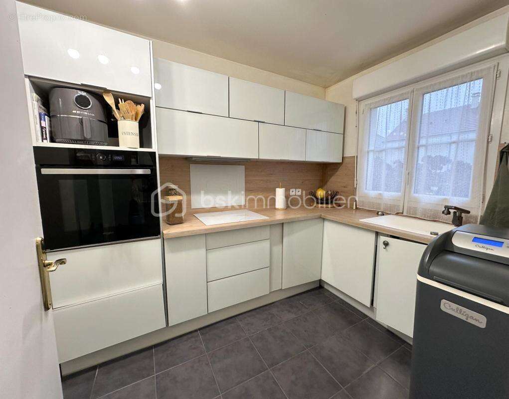 Maison à SAVIGNY-LE-TEMPLE