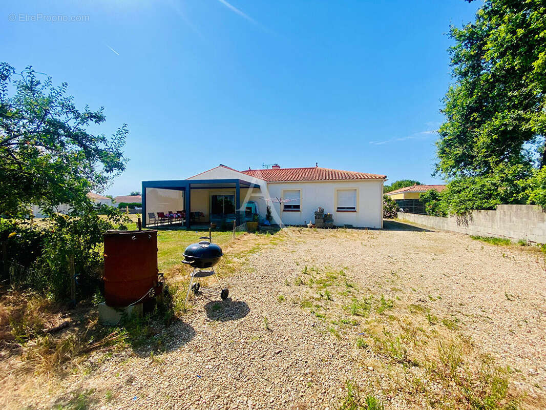 Maison familiale 3 chambres -Saint Philbert De Grand Lieu - Terrain 1616m2 - photo 3