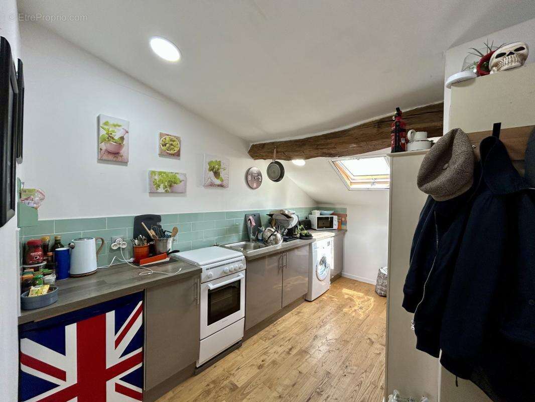 Maison de Village Rénovée de 4 Chambres avec Appartement Ind - photo 14